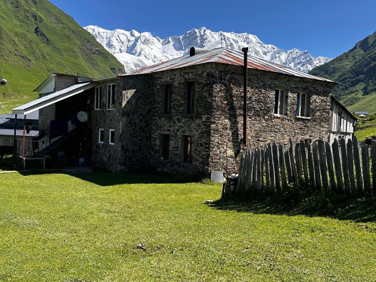 Guesthouse Angelina Uschguli Exterior foto