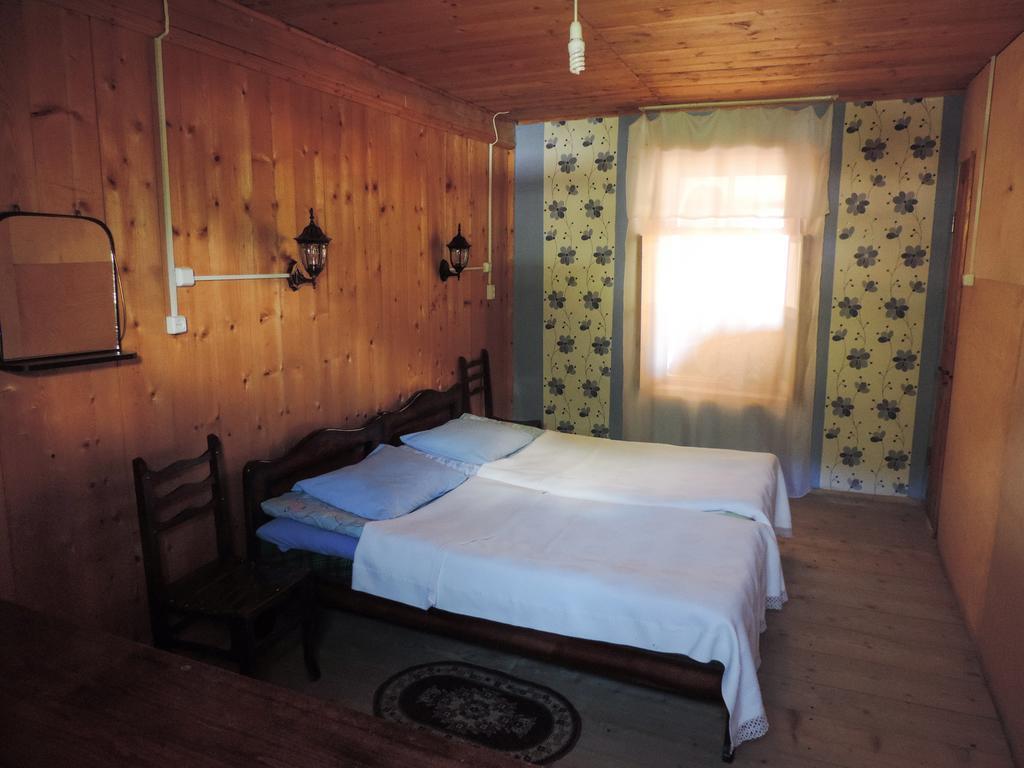 Guesthouse Angelina Uschguli Exterior foto